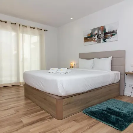 Panoramic E - Rooftop Pool & Sea View * Albufeira