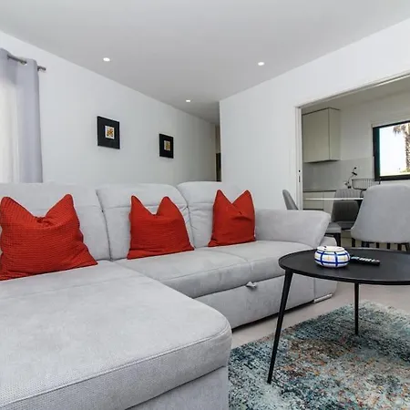 Panoramic E - Rooftop Pool & Sea View Apartment *